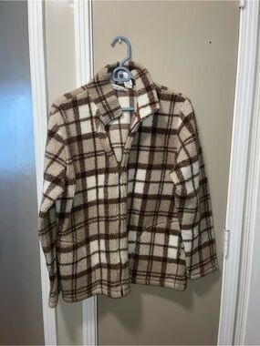Liz Claiborne Cream and Brown Plaid Sherpa Zip Jacket